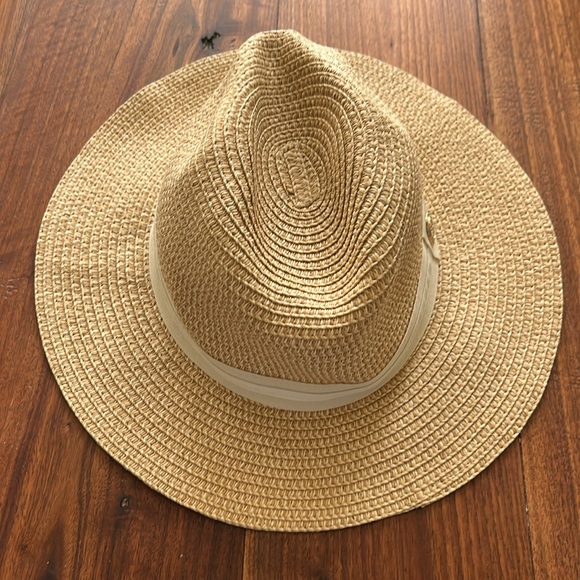 Vince Camuto Hat - Picture 3 of 5